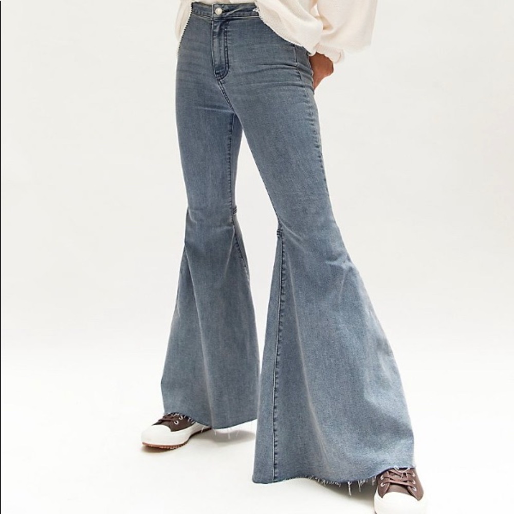 Free people Just Float On Flare Jeans